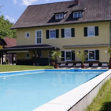 Dobernig - Contactless Check In/stay 3* Клагенфурте